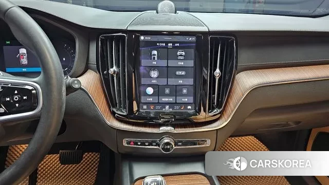 Volvo XC60 second Generation 2022 Серебристо-серый из Кореи, фото 6