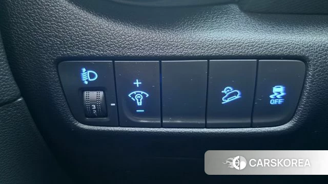 Hyundai The New Kona 2022 Светло-серебряный цвет из Кореи, фото 6