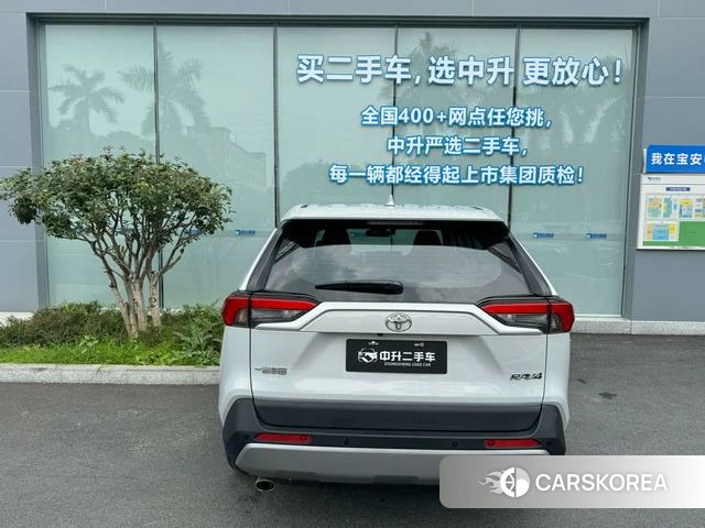 Toyota RAV4 2022 Белый из Китая, фото 6