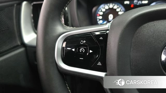 Volvo XC60 second Generation 2020 Белый из Кореи, фото 6