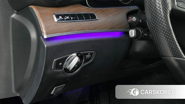 Mercedes-Benz E-Class W213 2018 Черный из Кореи, фото 6