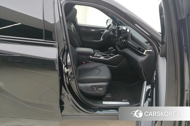 Toyota Crown 2023 Черный из Китая, фото 6