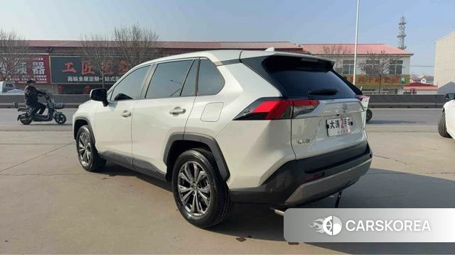 Toyota RAV4 2024 Белый из Китая, фото 6