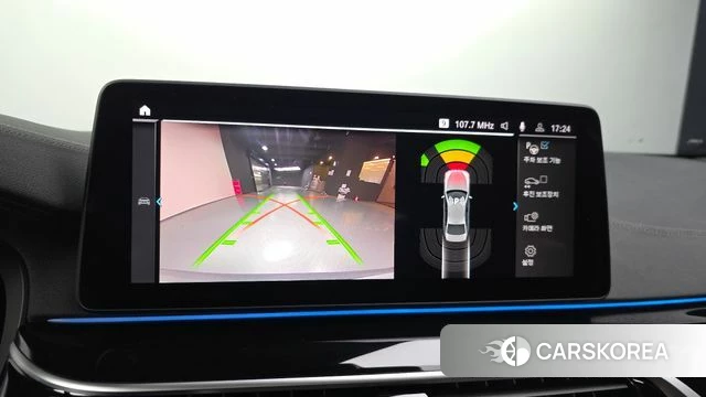 BMW 5 Series (G30) 2022 Серебристо-серый из Кореи, фото 6