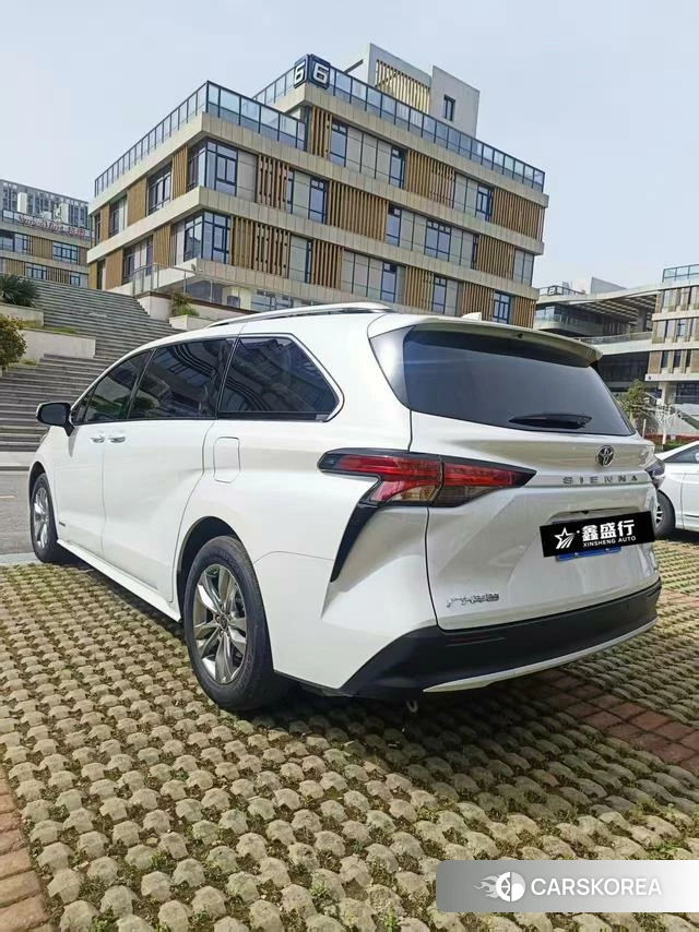 Toyota Sienna 2024 Белый из Китая, фото 6