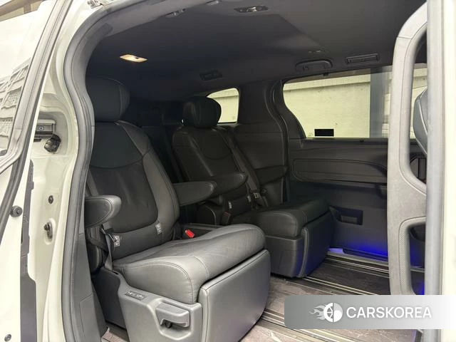 Toyota Sienna 2023 Белый из Китая, фото 6