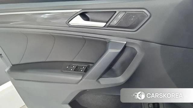 Volkswagen Tiguan second Generation 2020 Цвет галактики из Кореи, фото 6