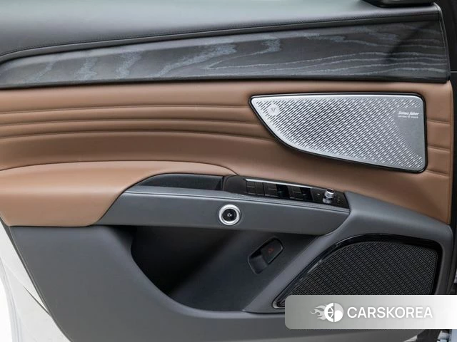 Maserati Grecale 2024 Светло-серебряный цвет из Кореи, фото 6
