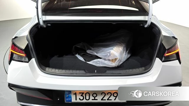 Hyundai The New Avante (CN7) 2024 Белый из Кореи, фото 6