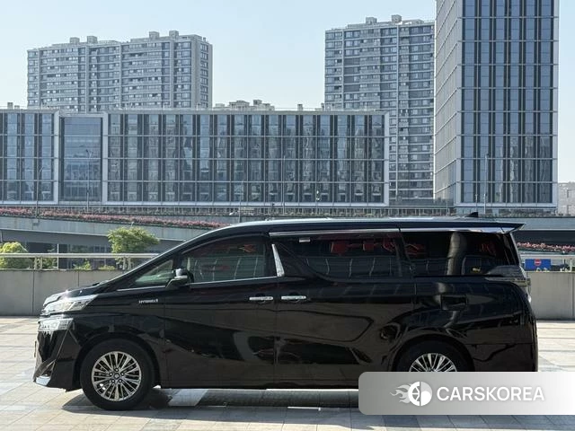 Toyota Vellfire 2023 Черный из Китая, фото 6