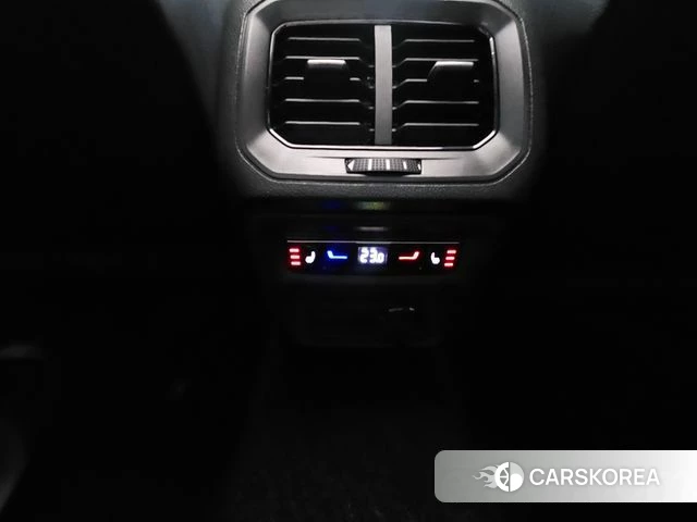 Volkswagen Tiguan second Generation 2022 Белый из Кореи, фото 6
