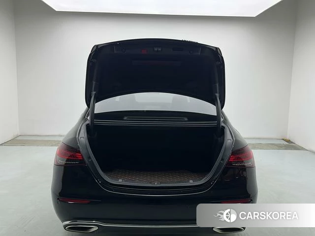 Mercedes-Benz E-Class 2021 Черный из Китая, фото 6