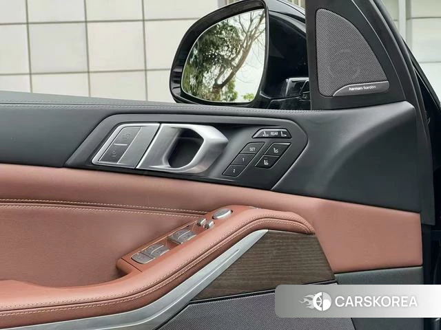 BMW X7 2021 Черный из Китая, фото 6