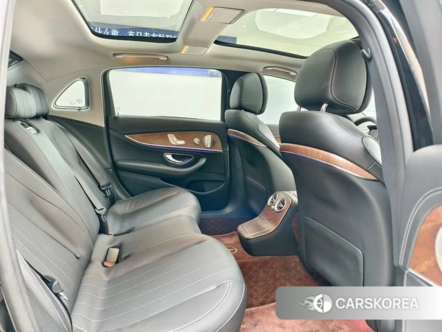 Mercedes-Benz E-Class 2021 Черный из Китая, фото 6