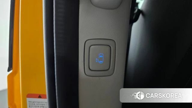 Hyundai Staria 2023 Желтый из Кореи, фото 6