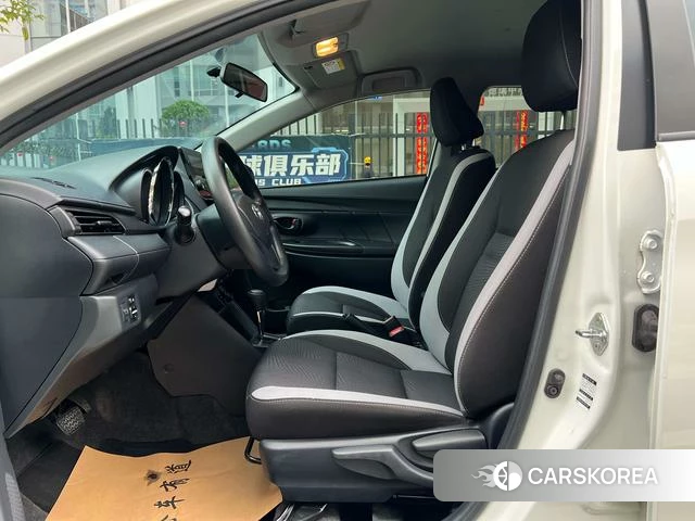 Toyota Yaris L 2021 Белый из Китая, фото 6