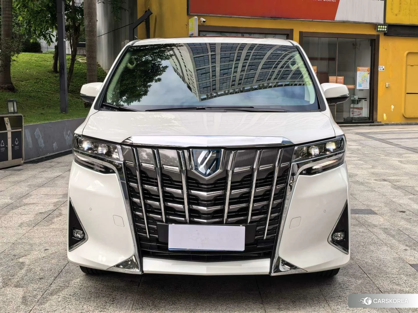 Toyota Alphard 2021 Белый из Китая, фото 6
