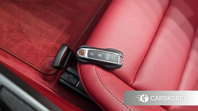 Porsche 911(992) 2023 Черный из Кореи, фото 6