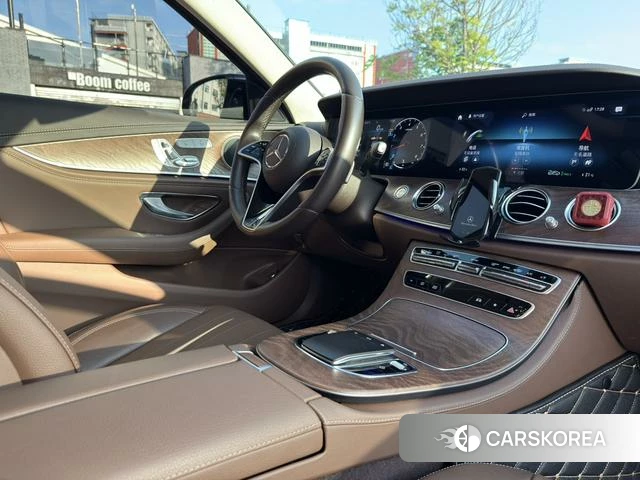 Mercedes-Benz E-Class 2023 Черный из Китая, фото 6