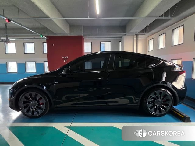 Tesla Model Y 2022 Черный из Кореи, фото 6