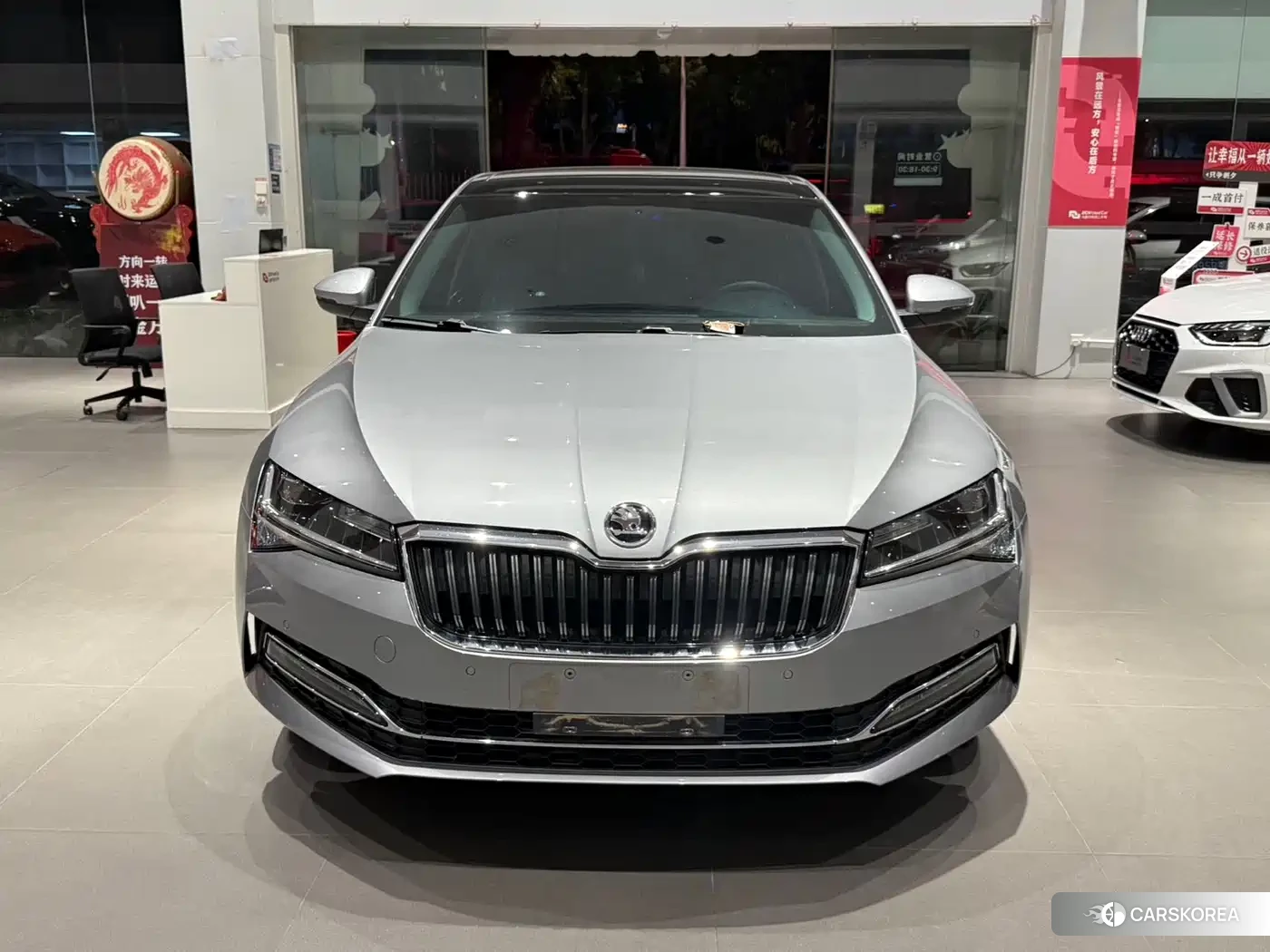 Skoda Superb 2023 Silver/gray из Китая, фото 6