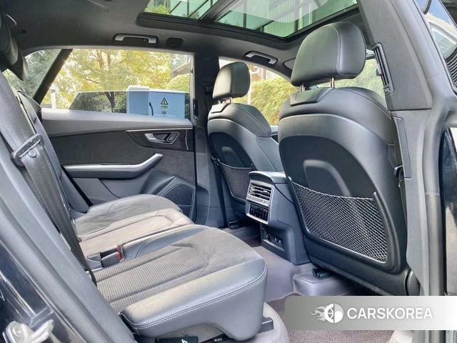 Audi Q8 2021 Черный из Китая, фото 6