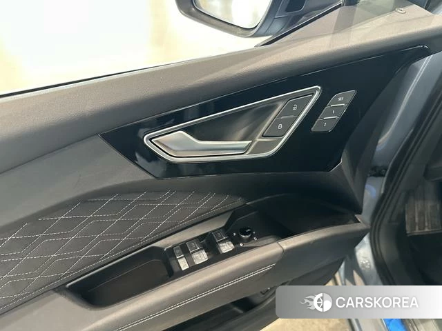 Audi Q4 2023 Синий из Китая, фото 6