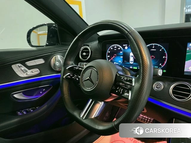 Mercedes-Benz E-Class W213 2023 Черный из Кореи, фото 6