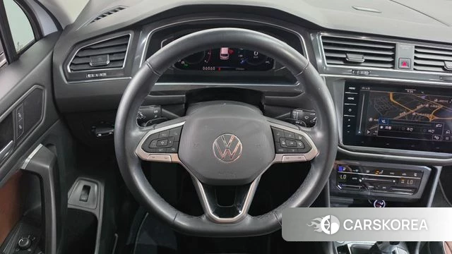 Volkswagen Tiguan Allspace 2022 Белый из Кореи, фото 6