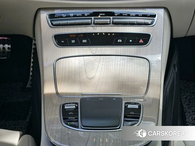 Mercedes-Benz E-Class 2023 Зеленый из Китая, фото 6