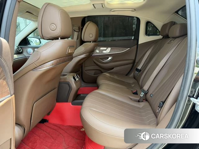 Mercedes-Benz E-Class 2020 Черный из Китая, фото 6