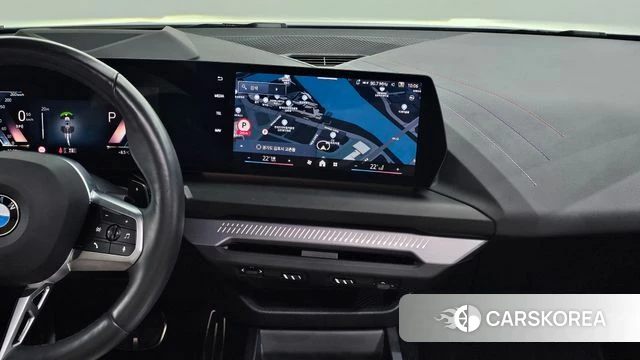 BMW 1 Series (F70) 2025 Светло-серебряный цвет из Кореи, фото 6