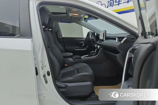 Toyota Wildlander 2022 Белый из Китая, фото 6
