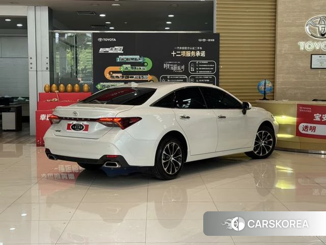 Toyota Avalon 2023 Белый из Китая, фото 6