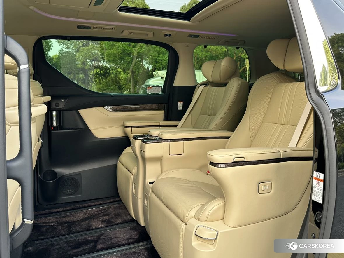 Toyota Alphard 2020 Черный из Китая, фото 6