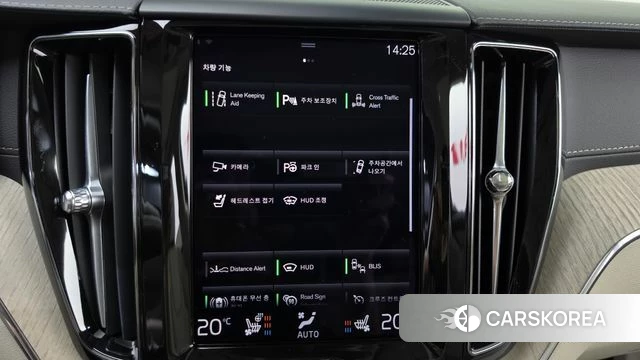 Volvo XC60 second Generation 2021 Белый из Кореи, фото 6