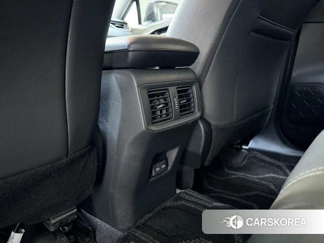 Toyota RAV4 2023 Черный из Китая, фото 6