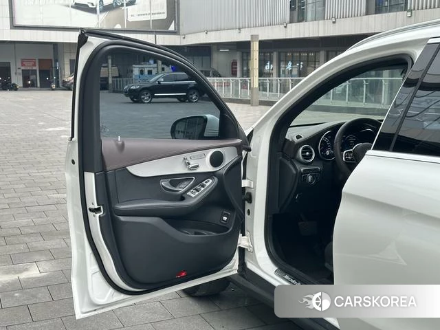 Mercedes-Benz GLC 2021 Белый из Китая, фото 6