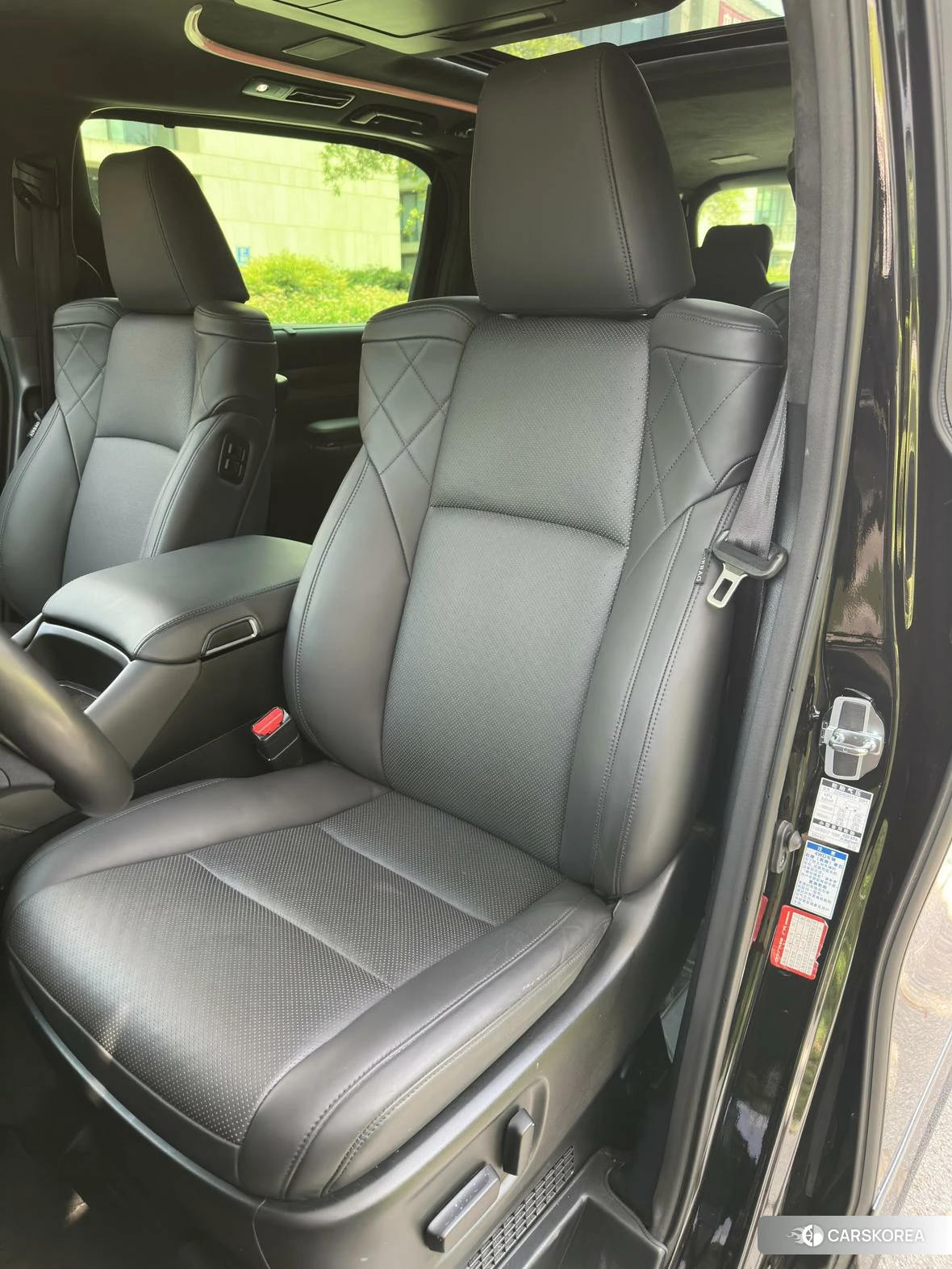 Toyota Alphard 2021 Черный из Китая, фото 6
