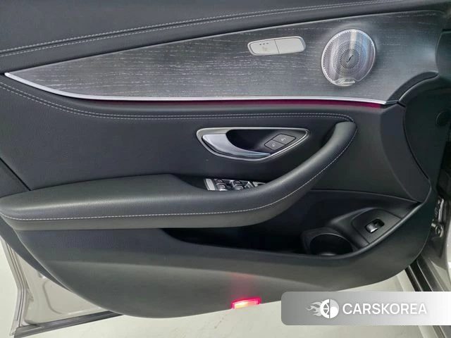 Mercedes-Benz E-Class W213 2021 Серебряный из Кореи, фото 6