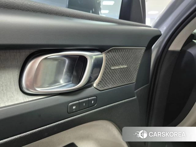 Volvo XC40 2025 Серый из Кореи, фото 6