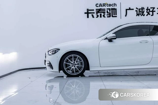 Mercedes-Benz E-Class 2022 Белый из Китая, фото 6