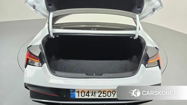 Hyundai The New Avante (CN7) 2023 Белый из Кореи, фото 6