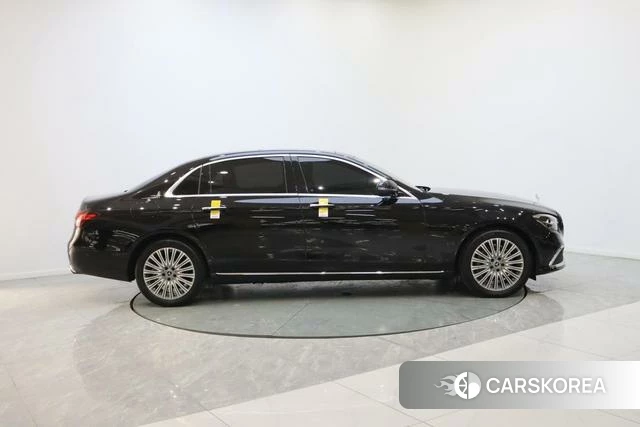 Mercedes-Benz E-Class 2023 Черный из Китая, фото 6