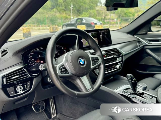 BMW 5 series 2022 Темно-серый из Китая, фото 6