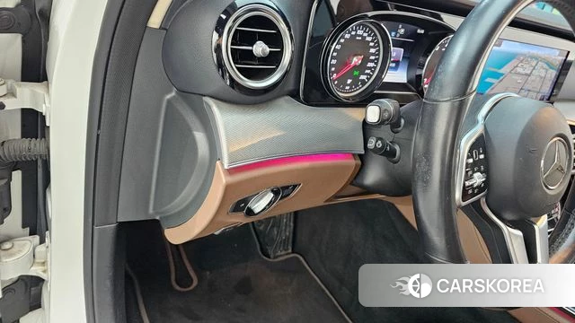 Mercedes-Benz E-Class W213 2018 Белый из Кореи, фото 6