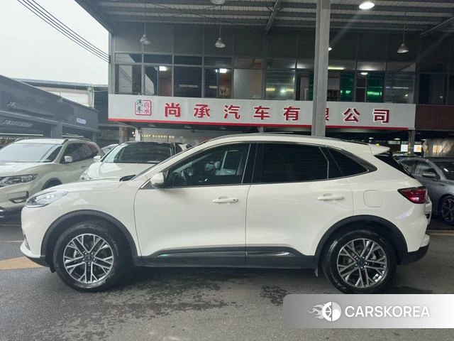 Ford Escape 2022 Белый из Китая, фото 6