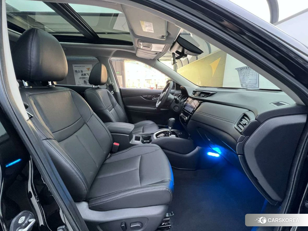 Nissan X-Trail 2023 Черный из Китая, фото 6