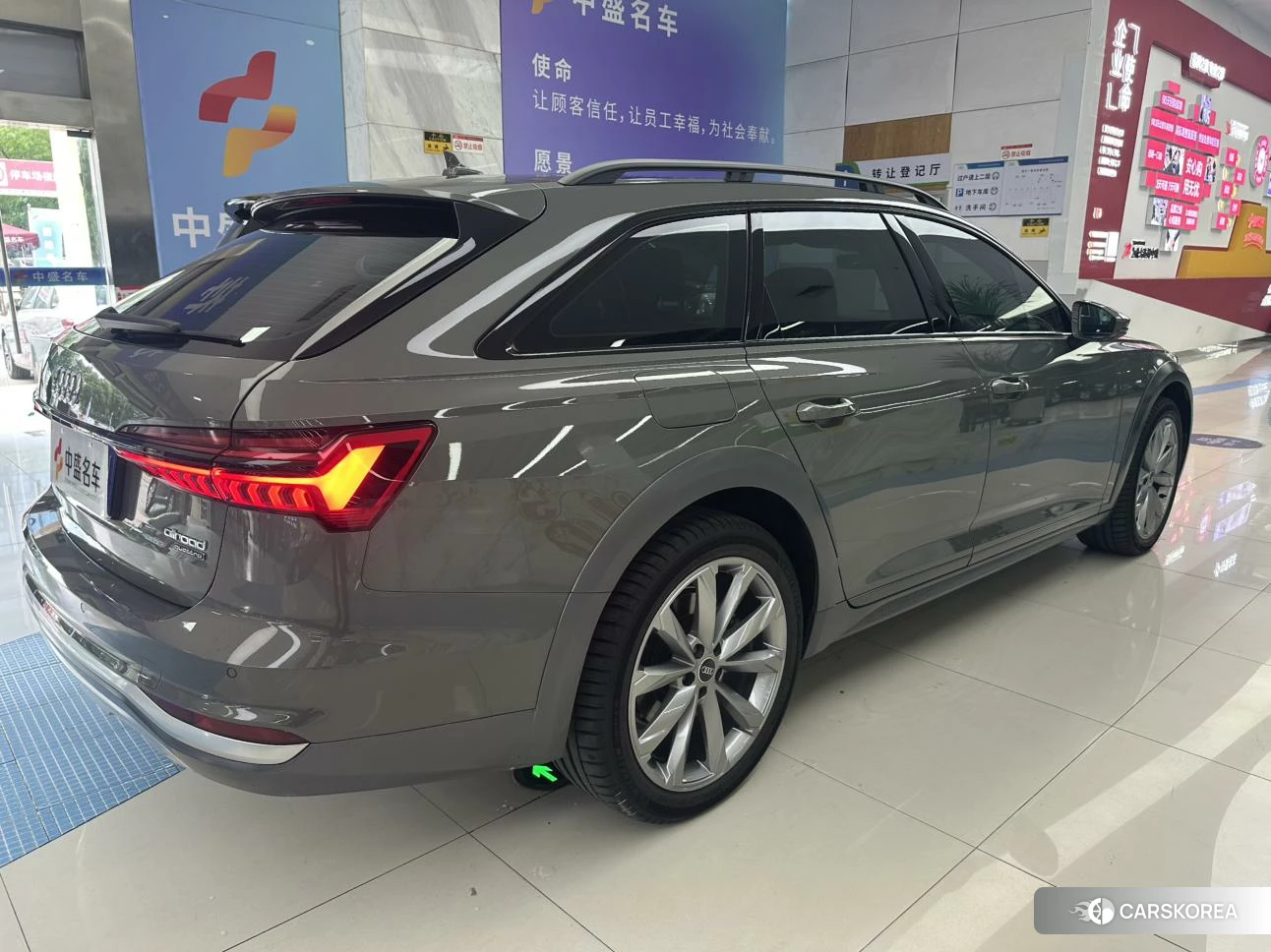Audi A6 2023 Серебристо-серый из Китая, фото 6