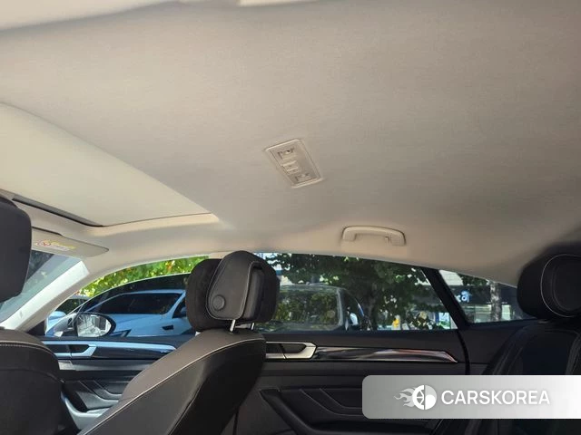 Volkswagen Arteon 2023 Белый из Кореи, фото 6